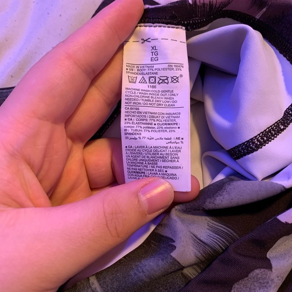 Old Navy Active Leggings - Picture 4 of 4